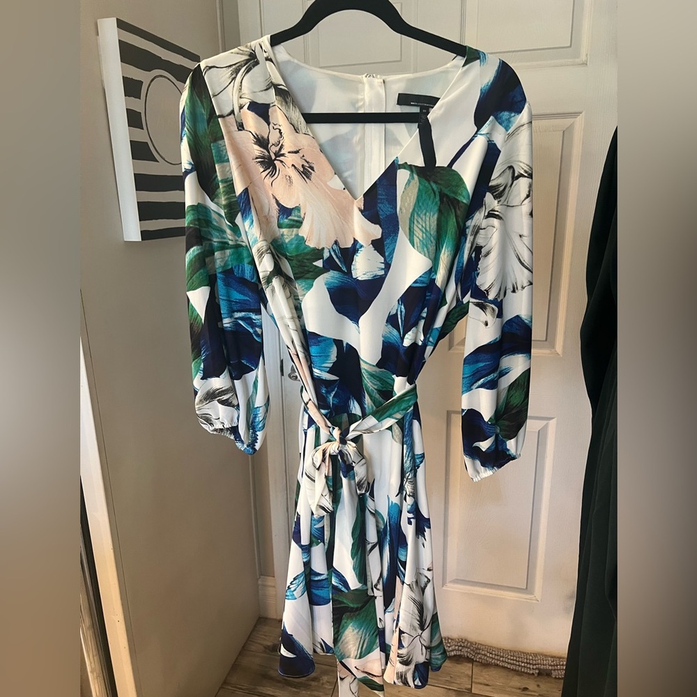 White House Black Market Floral Long Sleeve Dress